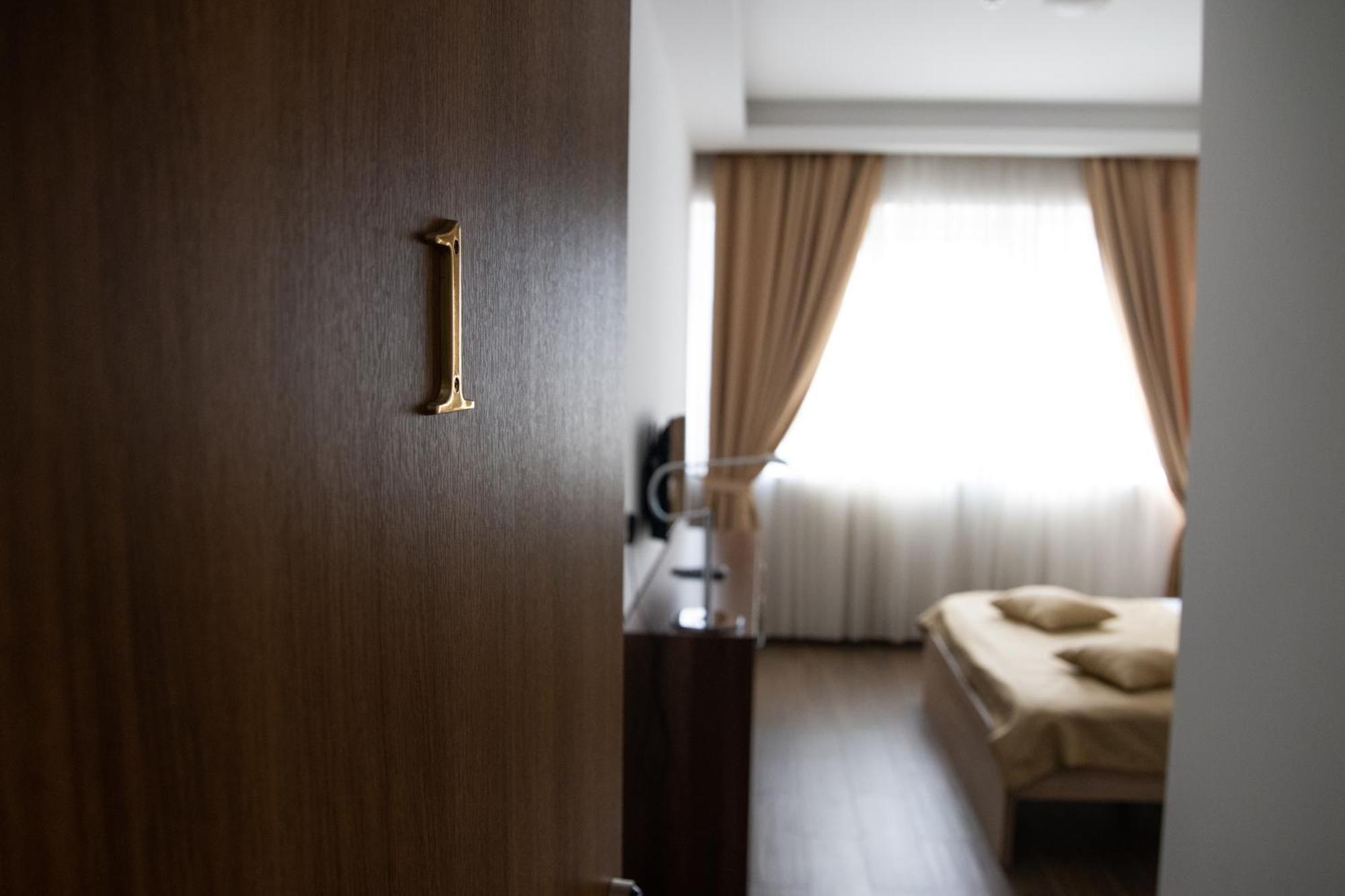 Motel Celebic Mitrovici  Εξωτερικό φωτογραφία